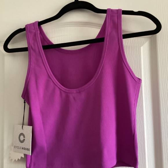 Cycle House Ribbed Cropped Tank Top - Picture 2 of 3